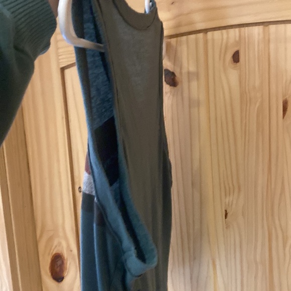 Sleeveless Roxy top - Picture 3 of 4